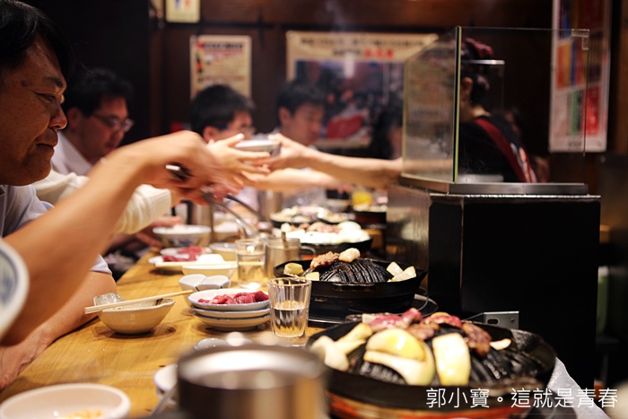 日本美食景點輕旅行．桃太郎行程精選_『北海道美食』北海道各地超人氣成吉思汗燒肉總整理｜四大名店比一比｜大黑屋、達摩、札幌、羊羊亭｜來北海道就要品嘗美味烤羊肉啊｜持續更新中！！郭小寶‧這就是青春 - 郭小寶‧這就是青春
