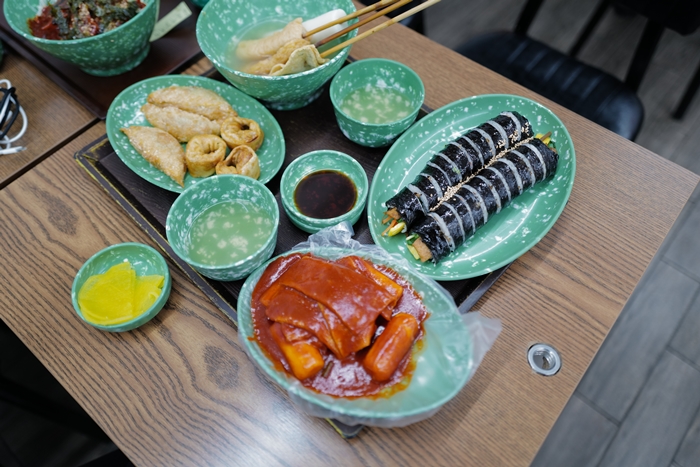 韓國の輕旅行。泡菜景點都在這_『食記美食。釜山南浦』깡통사거리분식國際市場內的熱門餐廳｜十字路口小吃郭小寶‧這就是青春 - 郭小寶‧這就是青春