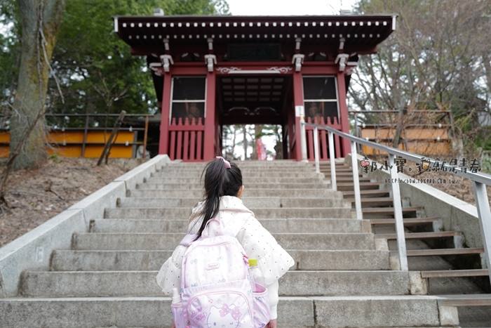 。群馬縣ぐんまけんGO_『旅遊景點。群馬草津』光泉寺｜日本溫泉三大藥師之一｜草津湯畑旁草津山半山腰1200年創設的守護神社｜白根神社郭小寶‧這就是青春 - 郭小寶‧這就是青春