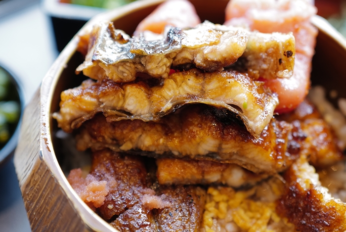 。福岡縣ふくおかけんGO_『美食食記。福岡博多』鰻魚四代目春菊 中洲春吉店｜必點霸氣博多明太子鰻魚三吃！郭小寶‧這就是青春 - 郭小寶‧這就是青春